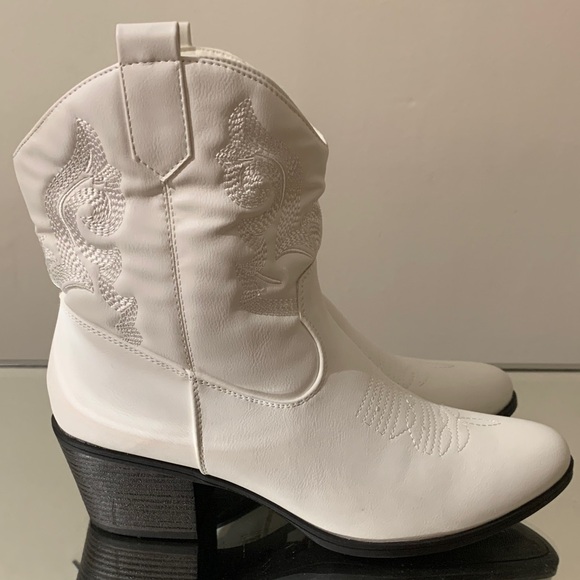 Dream Pairs White Ankle Boots - Picture 5 of 16